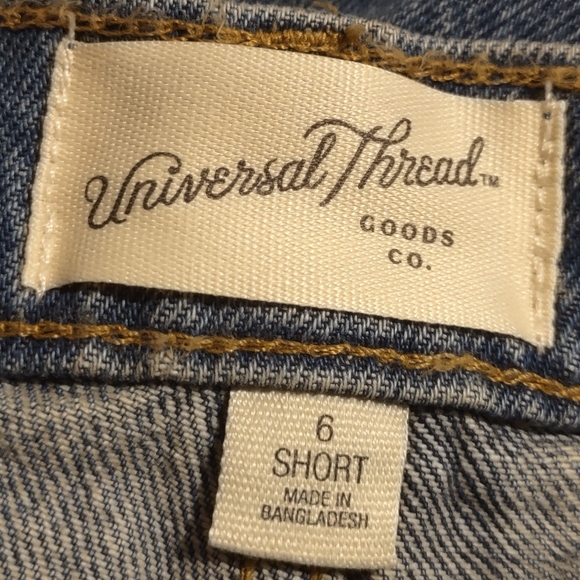 Universal Thread Goods Co 6 Short High Rise Easy Barrel Leg Slim Hip & Thigh NWT - Picture 6 of 16